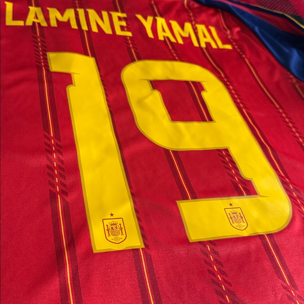 Spain 🇪🇸 #19 Lamine Yamal 2026 FIFA World Cup Adidas Home Jersey - Picture 9 of 11